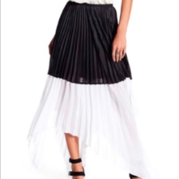 BCBG MaxAzria asymmetric skirt xs-s - Picture 2 of 7